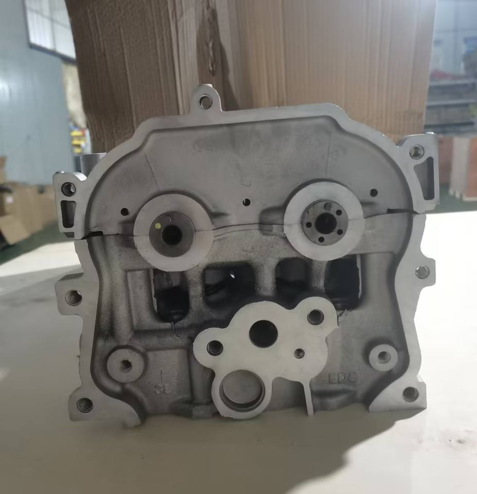MR18 MR18DE Aluminum Alloy Engine Cylinder Head 11040-EE00A 11040-ED80A Bare Cylinder Head for Nissan Tiida Livina 1.8L