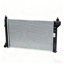 Load image into Gallery viewer, Nissan Pathfinder Radiator 21460-4BC5A