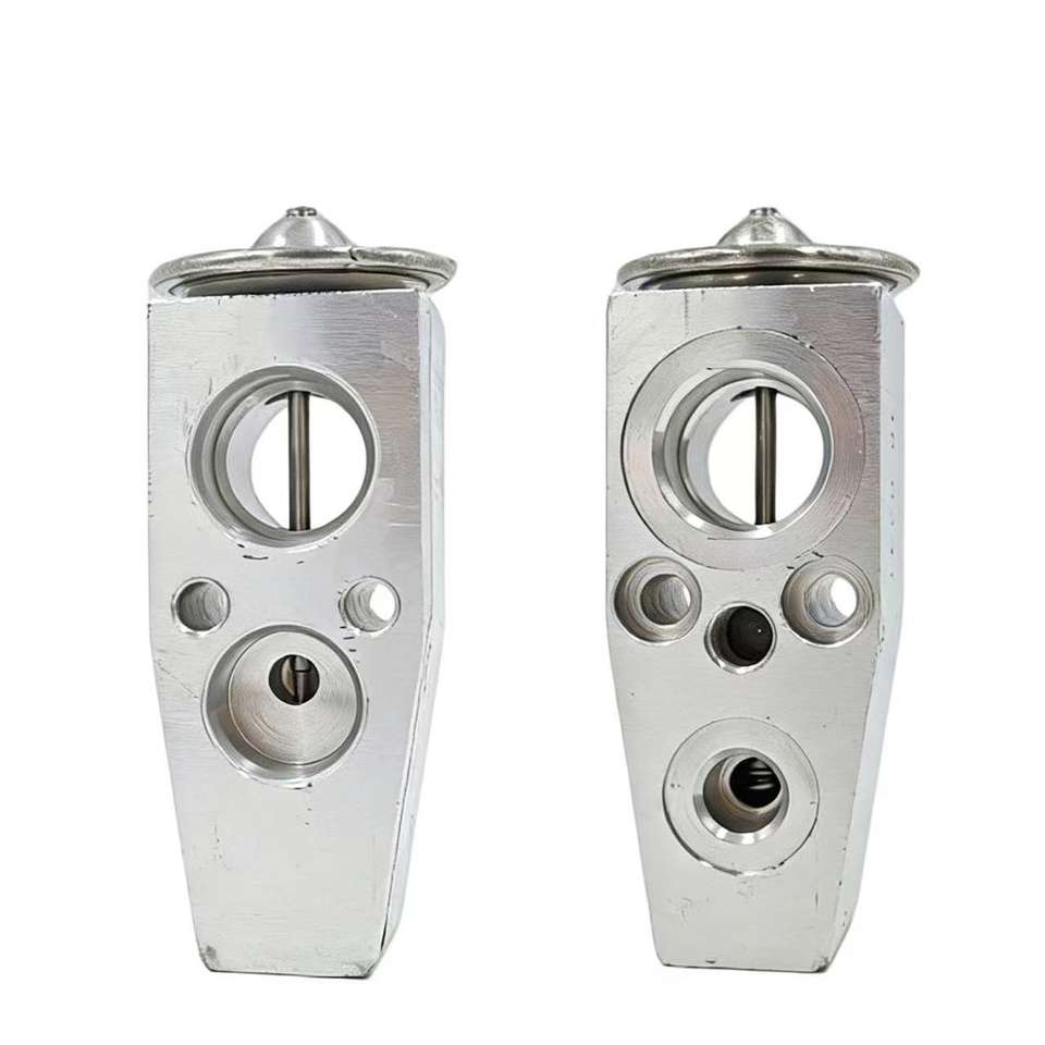 OE 68138269AB Air Conditioning Expansion Valve for 1500/2500/3500/4500/5500 12-18