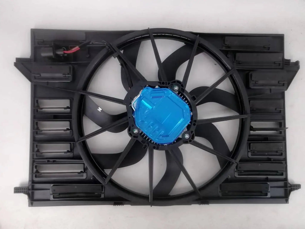 VW Golf V / VI, Passat B6, Jetta, Tiguan Engine Radiator 1TD121203B