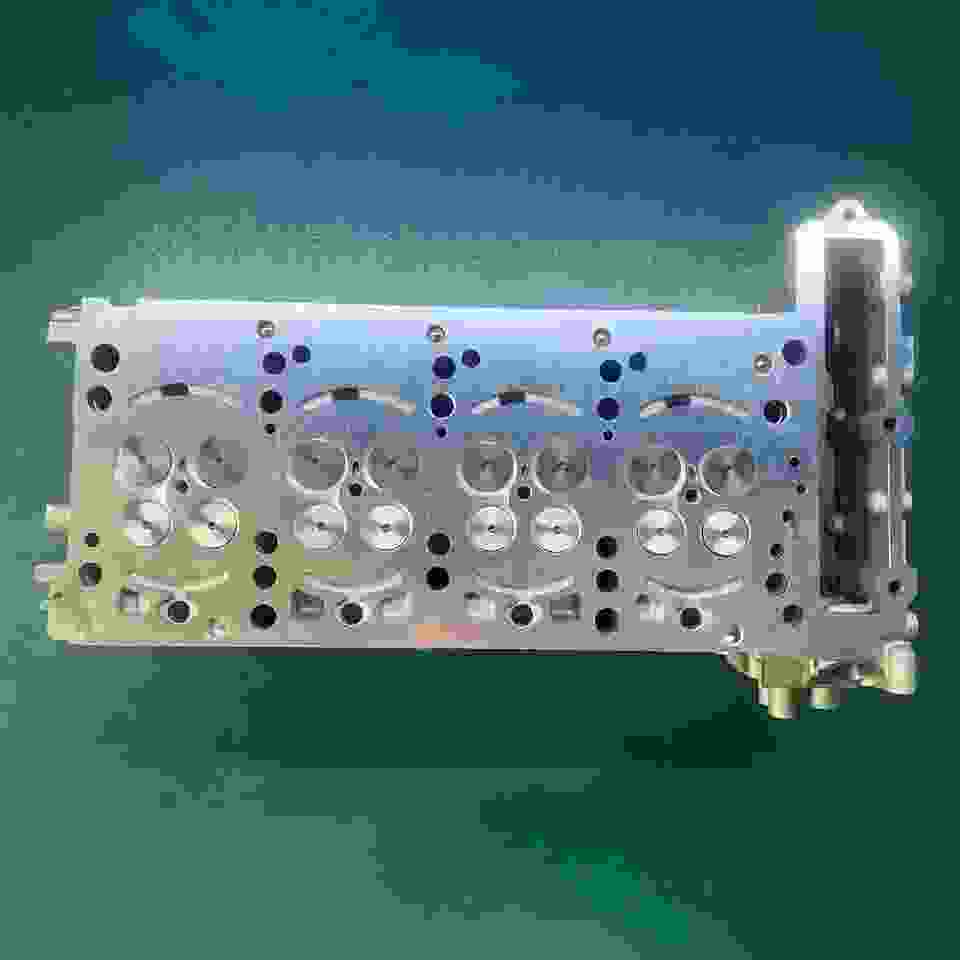 908734 A6510105511 6510103220 OM651940 Engine Cylinder Head for Mercedes Benz C CLASE S CLASE VITO 16