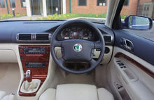 Load image into Gallery viewer, Skoda Superb 2008–2015 Left Front Fender 3T0821021