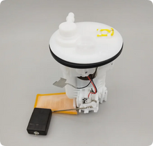 Load image into Gallery viewer, Toyota Corolla / Camry / Yaris / RAV4 / Crown Fuel Pump Assembly 77020-02C30
