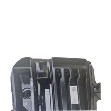 Load image into Gallery viewer, Carbon Fiber Left Fog Lamp Cover for Chery Tiggo 8 Pro