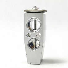 Load image into Gallery viewer, OE 88515-26080 Automotive Air Conditioning Expansion Valve for Hilux, 4Runner, Hiace