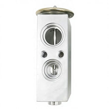 Load image into Gallery viewer, S28022 OE 8106QXA-010-00 Air Conditioning Expansion Valve for Beiben Trucks