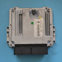 Load image into Gallery viewer, New High Quality ECU 700P 600P 100P Refrigerated Truck Truck-Mounted Crane Medium Truck 2.5T EDC17 0281035517 8974366050 for