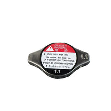 Load image into Gallery viewer, For Toyota Land Cruiser 2008-2019 VDJ200 SERIES AUTO / MANUAL RADIATOR W/ CAP