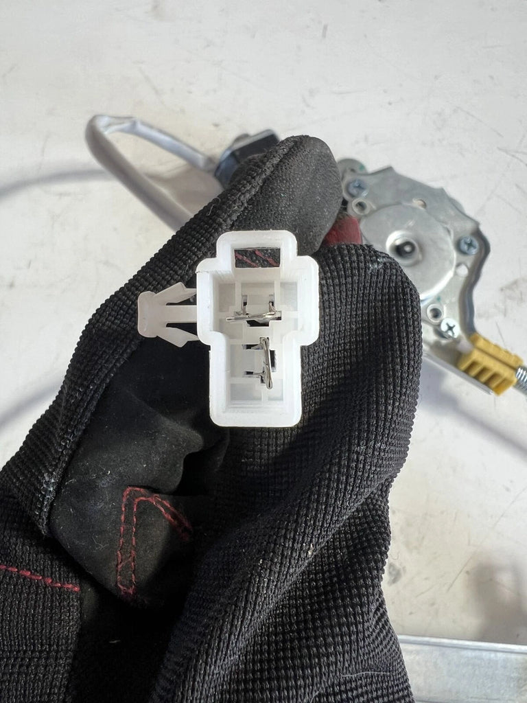 Rear Left Window Regulator W/2 Pins Motor for Mitsubishi Outlander ZE/ZF 02-06