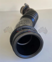 Load image into Gallery viewer, GENUINE Toyota Prado KZJ120 KDJ120 GRJ120 RZJ120 1KD 1GR Fuel Tank Filler Hose