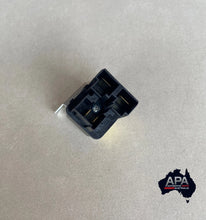 Load image into Gallery viewer, GENUINE Nissan Patrol GQ Y60 TD42 RD28 Glow Plug Relay