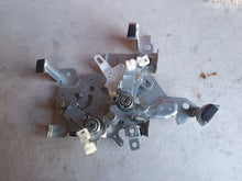 Load image into Gallery viewer, Lock Remote Manual Mechanism Left Sliding Door for Toyota HiAce 05-19 6964026351