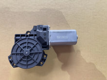 Load image into Gallery viewer, Window Lift Motor 2 Pins for Hyundai iX35 13-15 Rear LH, Santa Fe 05-12 Rear RH
