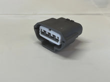 Load image into Gallery viewer, 4 Pins Alternator Connector Plug fits Nissan &amp; Mitsubishi Alternator 6189-7469