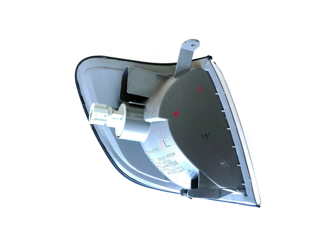 *NEW* CORNER LIGHT INDICATOR LAMP (GENUINE) for SUBARU FORESTER 2000 - 2002 LEFT