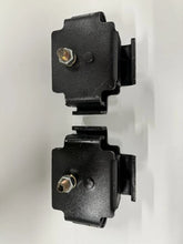 Load image into Gallery viewer, PAIR FRONT Engine Mounts FOR TOYOTA LANDCRUISER 70 HZJ75 4.2L DIESEL 1990-1999