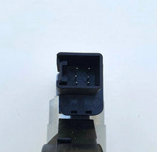 Load image into Gallery viewer, Front Right Window Regulator With Motor 6 Pins for Mazda 6 02-07