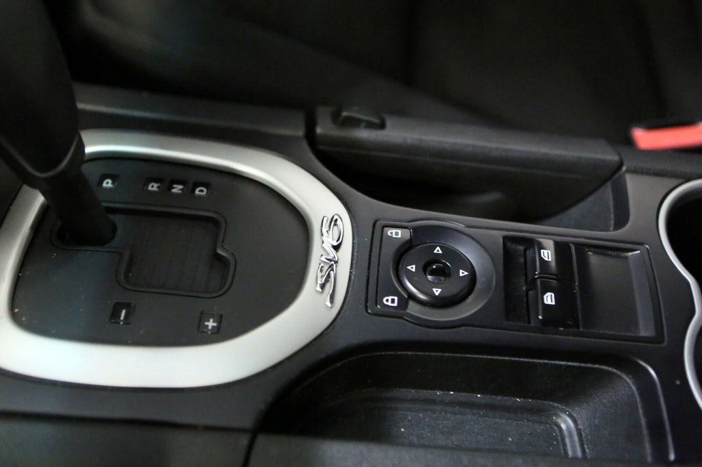 2 X SV6 DECAL BADGE SUIT VE VF HOLDEN COMMODORE SEDAN/UTE/WAGON