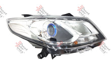 Load image into Gallery viewer, *NEW* HEAD LIGHT LAMP (XENON DRL) for LDV G10 PASSENGER PEOPLE MOVER 2015- RIGHT