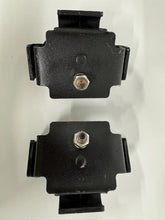 Load image into Gallery viewer, PAIR FRONT Engine Mounts FOR TOYOTA LANDCRUISER 70 HZJ75 4.2L DIESEL 1990-1999