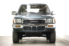 Load image into Gallery viewer, NEW FRONT BUMPER BAR CENTRE + ENDS (CHROME) fit TOYOTA HILUX 4WD LN106 1988-1991