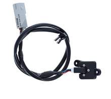 Load image into Gallery viewer, Reverse Camera OE 6 Pin Connector for Holden Colorado RG 16-20