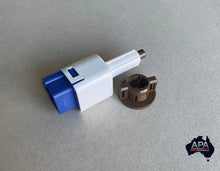 Load image into Gallery viewer, GENUINE Toyota Prado 120 Series KZJ120 KDJ120 GRJ120 RZJ120 Brake Light Switch