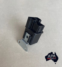 Load image into Gallery viewer, GENUINE Nissan Patrol GQ Y60 TD42 RD28 Glow Plug Relay